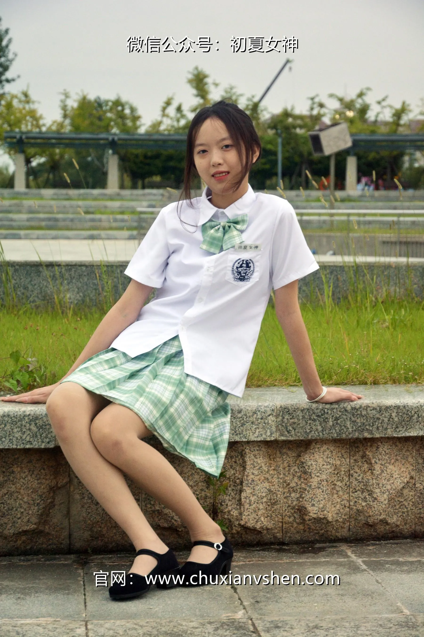 初夏女神 NO.029 情情 绿色JK套 [72P]插图2